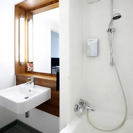 Hotel Campanile Bradford 3*