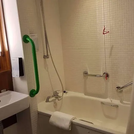 Hotel Campanile Bradford 3*