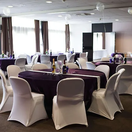 Campanile Bradford Hotel 3*